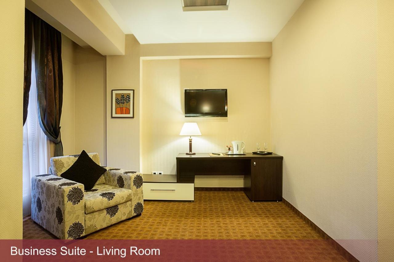 Inter Business Bucharest Hotel ภายนอก รูปภาพ